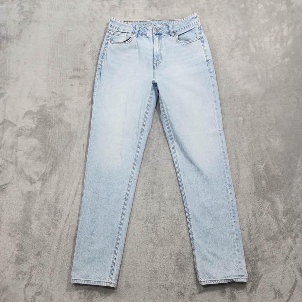 American Eagle Jeans Womens 8 TALL Blue High Rise Mom Relaxed Strigid Light Wash